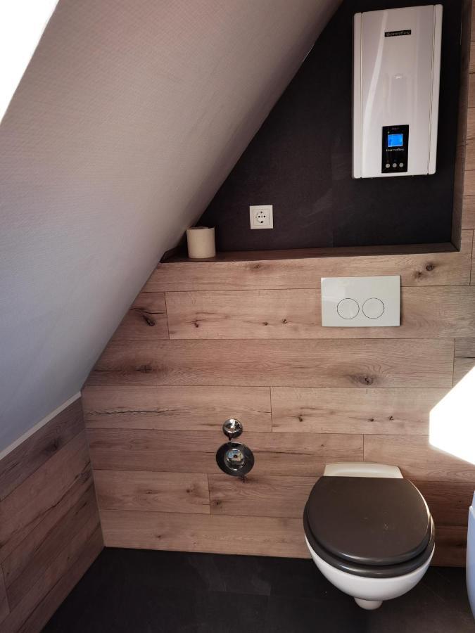 Gemuetliche Dachwohnung Mit Kleiner Oder Grosser Dachterrasse Nebeneinander Вольмирштедт Экстерьер фото