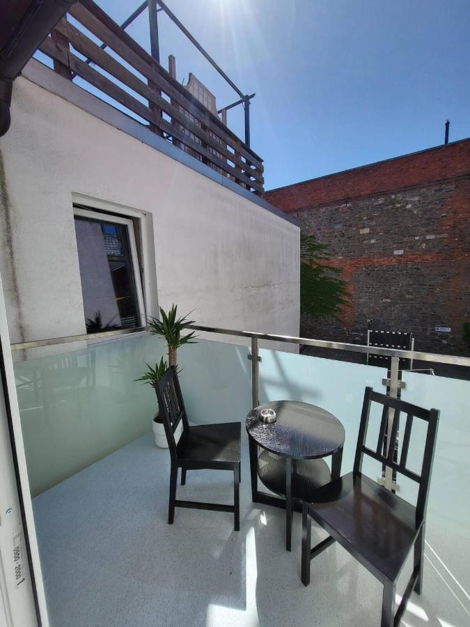 Gemuetliche Dachwohnung Mit Kleiner Oder Grosser Dachterrasse Nebeneinander Вольмирштедт Экстерьер фото