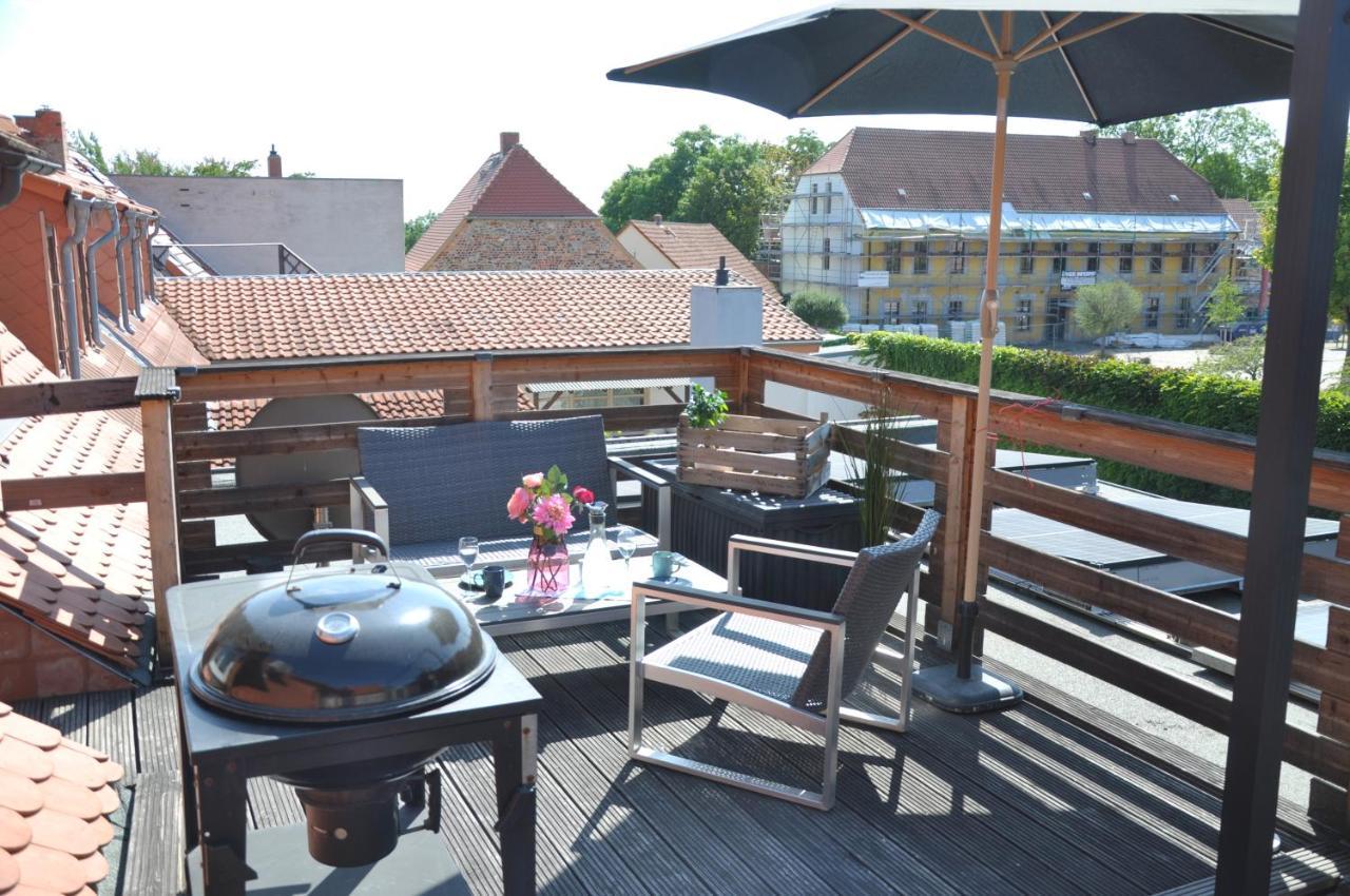 Gemuetliche Dachwohnung Mit Kleiner Oder Grosser Dachterrasse Nebeneinander Вольмирштедт Экстерьер фото